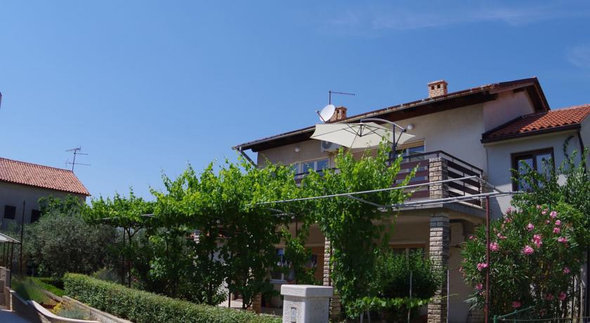 Nina Apartman Pula